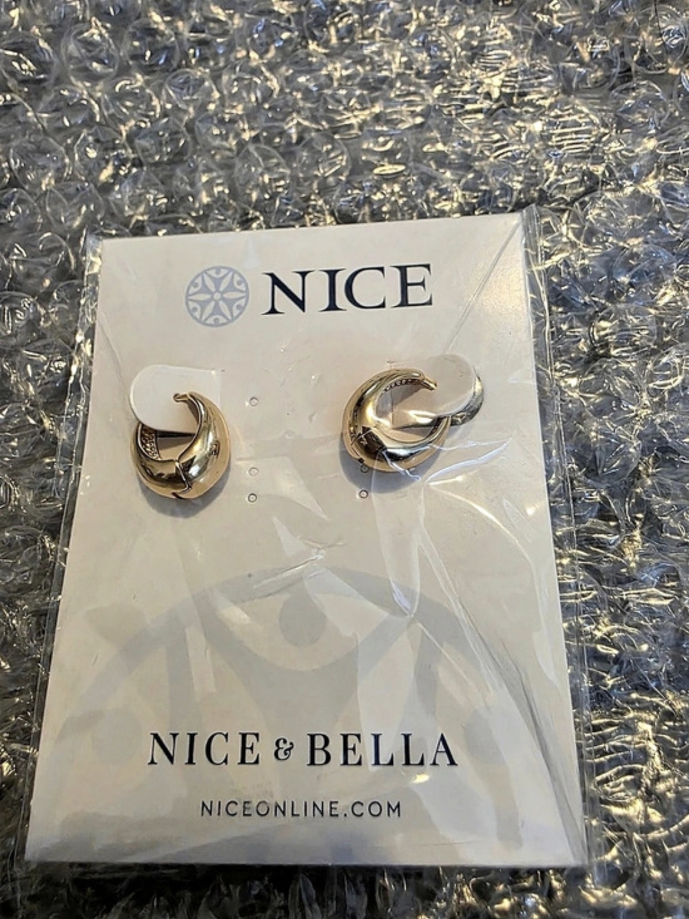 NICE & BELLA Voluminous Polished Hoop Earrings Gold & Silver